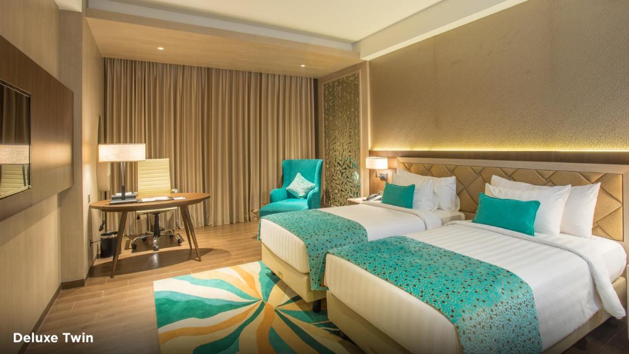 BW Luxury Hotel Jambi Exterior foto