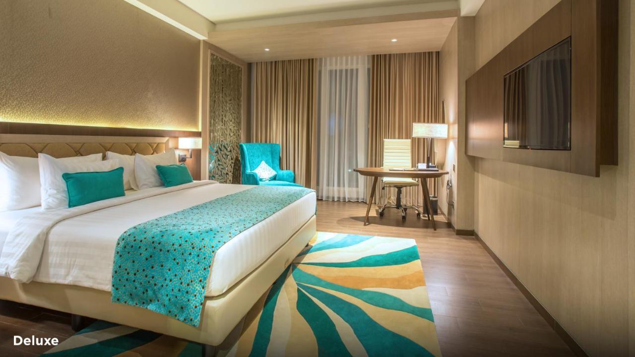 BW Luxury Hotel Jambi Exterior foto