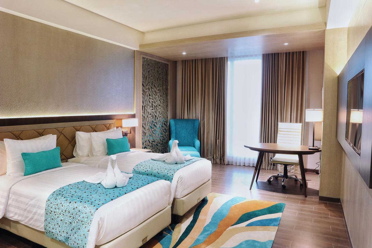 BW Luxury Hotel Jambi Exterior foto